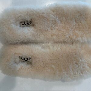 UGG Australia Fluffy Slippers inserts.  Women’s
Sheepskin.  New
